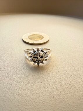 Vintage Sun Face Silver Ring - Size 6